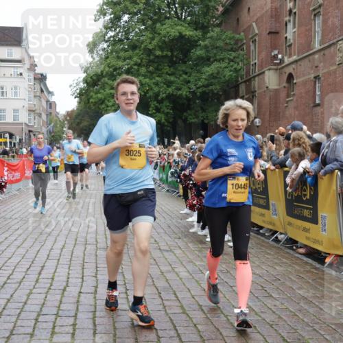 13.09.2026 - Kiel Lauf Yannick Fuchs http://msf.ph/oto/10424250 13.09.2026 09:45:43 Ziel 1023, 2788, 3025, 3974, 4413, 4569, 5511, 7202, 7349, 8126, 10142, 10392, 10445, 12281, 1503, 1579, 2017, 2282, 2786, 2835, 3408, 3479, 3503, 3507, 4606, 5103, 5369, 5399, 5400, 5672, 5811, 6038, 6097, 6098, 6556, 7854, 8152, 8854, 9425, 9456, 9760, 9897, 10006, 10498, 11939, 12069, 12347, 12348, 12351, 557, 1415, 1418, 2127, 3142, 3301, 4909, 4910, 5234, 5757, 5829, 7572, 7911, 7924, 8244, 8611, 8859, 9841, 10036, 10719, 12374, 12841, 98, 312, 2786, 3138 meine-sportfotos.de