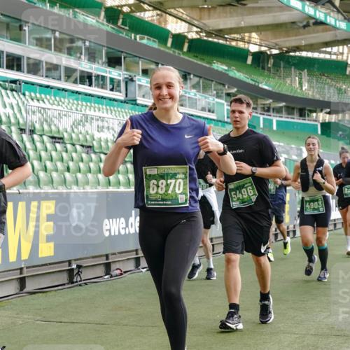13.09.2026 - 21. swb-Marathon Bremen Michael Burmester http://msf.ph/oto/10424268 13.09.2026 13:23:53 Laufen im Stadion 137, 160, 182, 211, 324, 434, 533, 548, 571, 609, 708, 721, 723, 739, 743, 752, 892, 1157, 1178, 1259, 1273, 1331, 1463, 1471, 1597, 1598, 1691, 1746, 1788, 1883, 1944, 2095, 2211, 2213, 2252, 2286, 2312, 2323, 2433, 2445, 2465, 2475, 2483, 2495, 2497, 2503, 2504, 2526, 2571, 2768, 2776, 2936, 2968, 3252, 3282, 3288, 3289, 3292, 3298, 3312, 3347, 3364, 3381, 3395, 3423, 3447, 3505, 3530, 3559, 3727, 3770, 3819, 4020, 4054, 4231, 4406, 4407, 4431, 4466, 4467, 4584 meine-sportfotos.de