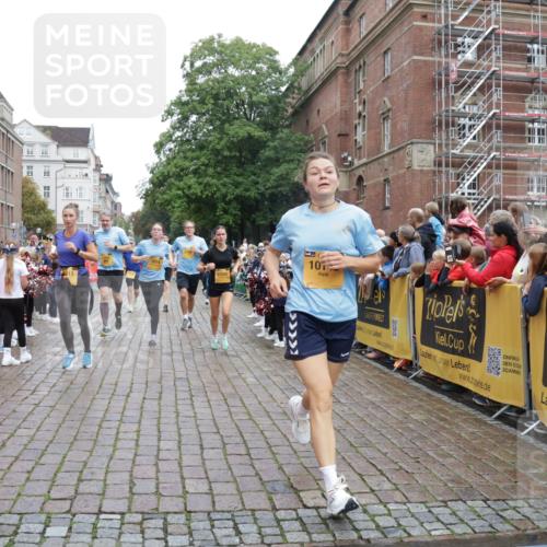 13.09.2026 - Kiel Lauf Yannick Fuchs http://msf.ph/oto/10424270 13.09.2026 09:45:45 Ziel 2788, 3025, 3974, 4413, 4569, 5511, 7202, 7349, 7572, 8126, 9841, 10036, 10142, 10392, 10445, 12281, 1023, 1503, 1579, 2017, 2282, 2835, 3408, 3479, 3503, 3507, 4606, 5103, 5369, 5399, 5400, 5672, 5811, 6038, 6097, 6098, 6556, 7854, 8152, 8854, 9425, 9456, 9760, 9897, 10498, 11939, 12069, 12281, 12347, 12348, 12351, 557, 1415, 1418, 2127, 2482, 3142, 3301, 4909, 4910, 4918, 5234, 5757, 5829, 7911, 7924, 8244, 8611, 8859, 10203, 10719, 12374, 12841, 98, 312, 2786 meine-sportfotos.de