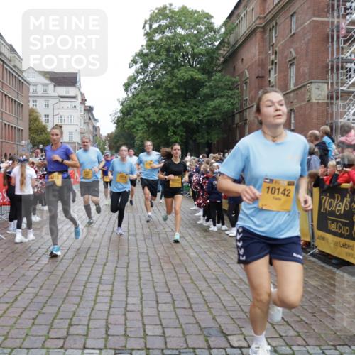 13.09.2026 - Kiel Lauf Yannick Fuchs http://msf.ph/oto/10424274 13.09.2026 09:45:45 Ziel 2788, 3025, 3974, 4413, 4569, 5511, 7202, 7349, 7572, 8126, 9841, 10036, 10142, 10392, 10445, 12281, 1023, 1503, 1579, 2017, 2282, 2835, 3408, 3479, 3503, 3507, 4606, 5103, 5369, 5399, 5400, 5672, 5811, 6038, 6097, 6098, 6556, 7854, 8152, 8854, 9425, 9456, 9760, 9897, 10498, 11939, 12069, 12281, 12347, 12348, 12351, 557, 1415, 1418, 2127, 2482, 3142, 3301, 4909, 4910, 4918, 5234, 5757, 5829, 7911, 7924, 8244, 8611, 8859, 10203, 10719, 12374, 12841, 98, 312, 2786 meine-sportfotos.de