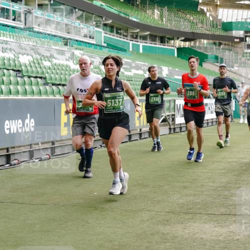 13.09.2026 - 21. swb-Marathon Bremen Michael Burmester http://msf.ph/oto/10424283 13.09.2026 13:00:57 Laufen im Stadion 135, 242, 260, 282, 318, 342, 440, 531, 651, 687, 930, 1006, 1067, 1209, 1368, 1436, 1448, 1493, 1494, 1582, 1650, 1861, 1896, 1935, 1963, 2033, 2062, 2088, 2293, 2306, 2322, 2370, 2409, 2427, 2481, 2485, 2490, 2491, 2517, 2560, 2561, 2570, 2627, 2658, 2686, 2700, 2708, 2781, 2906, 2914, 2967, 3076, 3105, 3145, 3168, 3173, 3273, 3354, 3372, 3374, 3375, 3385, 3480, 3524, 3526, 3642, 3729, 3774, 3806, 3855, 3856, 3861, 3930 meine-sportfotos.de