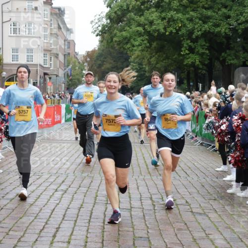 13.09.2026 - Kiel Lauf Yannick Fuchs http://msf.ph/oto/10424345 13.09.2026 09:45:50 Ziel 557, 1418, 2127, 2788, 3025, 3142, 3301, 3974, 4413, 4569, 5511, 5757, 5829, 7202, 7572, 9841, 10036, 10142, 10392, 10445, 12374, 12841, 1023, 1503, 1579, 2017, 2282, 2835, 3408, 4606, 5103, 5369, 5399, 5400, 5811, 6038, 7349, 7854, 8126, 8152, 8854, 9425, 9456, 9897, 10498, 11939, 12069, 12281, 12347, 1415, 2482, 4909, 4910, 4918, 5234, 6732, 7015, 7911, 7924, 8244, 8611, 8859, 10203, 10685, 10719, 10898, 11076, 11078, 2282, 2786, 3479 meine-sportfotos.de