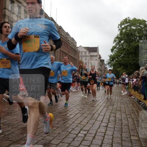 13.09.2026 - Kiel Lauf Yannick Fuchs http://msf.ph/oto/10424358 13.09.2026 11:00:08 Ziel 173, 327, 753, 964, 1078, 1728, 2382, 2490, 3121, 3775, 4437, 6520, 6897, 7398, 7438, 7945, 9140, 9690, 10420, 10996, 11503, 11607, 469, 683, 747, 988, 1002, 1562, 1895, 1948, 2287, 3063, 3108, 3113, 3176, 3607, 3663, 4509, 5173, 5261, 5382, 5608, 5627, 6295, 7350, 7454, 7543, 7614, 7954, 8120, 8234, 8723, 8884, 9271, 9299, 9971, 10157, 10916, 10918, 11007, 11377, 11415, 12408, 893, 1036, 1518, 1896, 1897, 2150, 2151, 2187, 2558, 2915, 3793, 10674, 620, 683, 3113 meine-sportfotos.de
