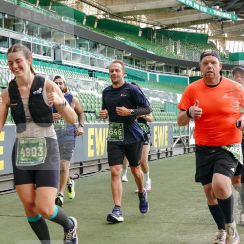 13.09.2026 - 21. swb-Marathon Bremen Michael Burmester http://msf.ph/oto/10424367 13.09.2026 13:23:56 Laufen im Stadion 137, 160, 182, 211, 324, 434, 533, 548, 571, 609, 708, 721, 723, 739, 743, 752, 892, 1157, 1178, 1259, 1273, 1331, 1463, 1471, 1597, 1598, 1691, 1746, 1788, 1944, 2095, 2211, 2213, 2252, 2286, 2312, 2323, 2433, 2445, 2465, 2475, 2483, 2495, 2497, 2503, 2504, 2526, 2571, 2644, 2768, 2776, 2936, 2968, 3252, 3282, 3288, 3289, 3292, 3298, 3306, 3312, 3347, 3364, 3381, 3395, 3423, 3447, 3505, 3530, 3559, 3727, 3770, 3819, 4054, 4231, 4406, 4407, 4431, 4466, 4467, 4584 meine-sportfotos.de