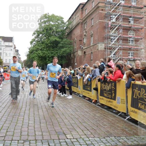 13.09.2026 - Kiel Lauf Yannick Fuchs http://msf.ph/oto/10424389 13.09.2026 09:45:53 Ziel 557, 1418, 2127, 2788, 3142, 3301, 3974, 4413, 4569, 5511, 5757, 5829, 7202, 7572, 7911, 7924, 8244, 8611, 8859, 9841, 10036, 10392, 10719, 12374, 12841, 1023, 1503, 1579, 2017, 2835, 3025, 3408, 5103, 5369, 5399, 5811, 6038, 7349, 7854, 8126, 8152, 8854, 9456, 10142, 10445, 10498, 11939, 12069, 12281, 12347, 1415, 2482, 3052, 4909, 4910, 4918, 5234, 6732, 7015, 8125, 10203, 10685, 10898, 11076, 11078, 2282, 3479 meine-sportfotos.de
