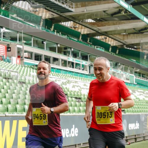 13.09.2026 - 21. swb-Marathon Bremen Michael Burmester http://msf.ph/oto/10424392 13.09.2026 10:47:08 Laufen im Stadion 10161, 10349, 10472, 10535, 10895, 10933, 10970, 11050, 11104, 11181, 11244, 11262, 11296, 11309, 11367, 11457, 11529, 11530, 11546, 11573, 11574, 11579, 11639, 11663, 11675, 11709, 11760, 11821, 12157, 12211, 12285, 12316, 12317, 12340, 12374, 12422, 12444, 12462, 10002, 10004, 10005, 10176, 10191, 10192, 10271, 10295, 10303, 10325, 10335, 10361, 10362, 10459, 10513, 10629, 10756, 10779, 10882, 10997, 10999, 11233, 11307, 11355 meine-sportfotos.de