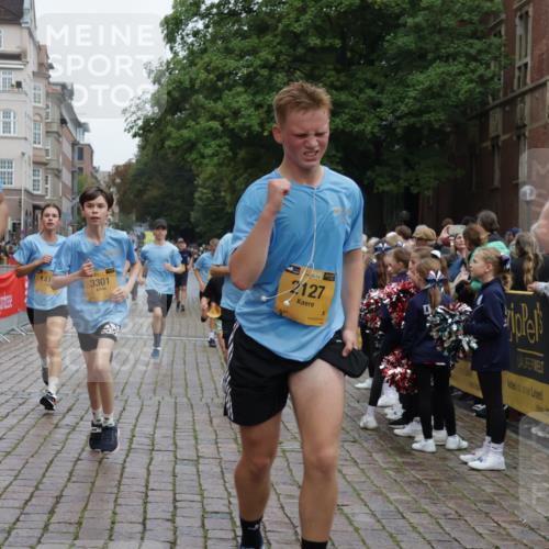 13.09.2026 - Kiel Lauf Yannick Fuchs http://msf.ph/oto/10424414 13.09.2026 09:45:54 Ziel 557, 1418, 2127, 2788, 3142, 3301, 3974, 4413, 4569, 5511, 5757, 5829, 7202, 7572, 7911, 7924, 8244, 8611, 8859, 9841, 10036, 10392, 10719, 12374, 12841, 1023, 1503, 1579, 2017, 2835, 3025, 3408, 4413, 5103, 5369, 5399, 5811, 6038, 7349, 7854, 8126, 8152, 8854, 9456, 10142, 10392, 10445, 10498, 11939, 12069, 12281, 12347, 1415, 2482, 3052, 4909, 4910, 4918, 5234, 5855, 6732, 7015, 7308, 8125, 10203, 10685, 10898, 11076, 11078, 1503, 2282, 3479, 5103 meine-sportfotos.de