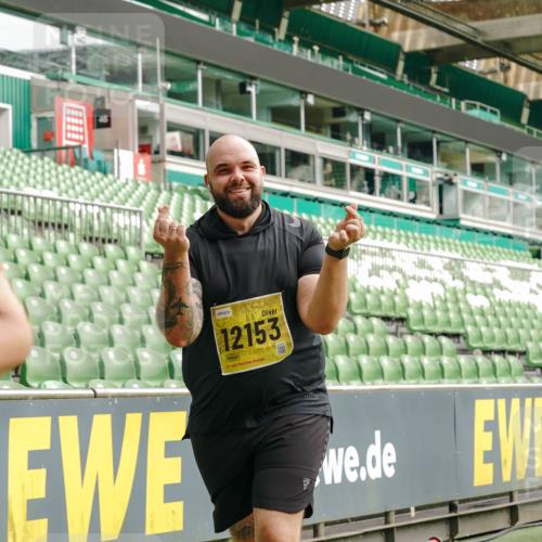 13.09.2026 - 21. swb-Marathon Bremen Michael Burmester http://msf.ph/oto/10424426 13.09.2026 10:47:09 Laufen im Stadion 10161, 10349, 10472, 10535, 10895, 10933, 10970, 11050, 11104, 11181, 11244, 11262, 11296, 11309, 11367, 11457, 11529, 11530, 11546, 11573, 11574, 11579, 11639, 11663, 11675, 11709, 11760, 11821, 12157, 12211, 12285, 12316, 12317, 12340, 12374, 12422, 12444, 12462, 10002, 10004, 10005, 10176, 10191, 10192, 10271, 10295, 10303, 10325, 10335, 10361, 10362, 10459, 10513, 10629, 10756, 10779, 10882, 10997, 10999, 11233, 11307, 11355 meine-sportfotos.de