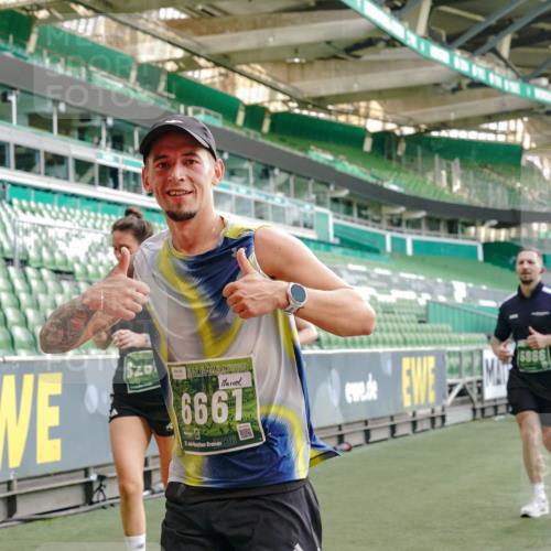 13.09.2026 - 21. swb-Marathon Bremen Michael Burmester http://msf.ph/oto/10424437 13.09.2026 13:23:58 Laufen im Stadion 137, 160, 182, 211, 324, 434, 533, 548, 571, 609, 708, 721, 723, 739, 743, 752, 892, 1178, 1259, 1273, 1331, 1463, 1471, 1491, 1597, 1598, 1691, 1746, 1788, 1944, 2095, 2211, 2213, 2252, 2286, 2312, 2323, 2433, 2445, 2465, 2475, 2483, 2495, 2497, 2503, 2504, 2526, 2571, 2644, 2768, 2776, 2936, 2968, 3252, 3282, 3288, 3289, 3292, 3298, 3306, 3312, 3347, 3364, 3381, 3395, 3423, 3447, 3505, 3530, 3559, 3727, 3770, 3819, 4054, 4231, 4406, 4407, 4431, 4466, 4467, 4584 meine-sportfotos.de