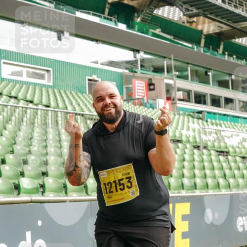 13.09.2026 - 21. swb-Marathon Bremen Michael Burmester http://msf.ph/oto/10424448 13.09.2026 10:47:10 Laufen im Stadion 10161, 10349, 10472, 10535, 10895, 10933, 10970, 11050, 11104, 11181, 11244, 11262, 11296, 11309, 11367, 11457, 11529, 11530, 11546, 11573, 11574, 11579, 11639, 11663, 11675, 11709, 11760, 11821, 12157, 12211, 12285, 12316, 12317, 12340, 12374, 12422, 12444, 12462, 10002, 10004, 10005, 10176, 10191, 10192, 10271, 10295, 10303, 10325, 10335, 10361, 10362, 10459, 10513, 10629, 10756, 10779, 10882, 10997, 10999, 11233, 11307, 11355 meine-sportfotos.de