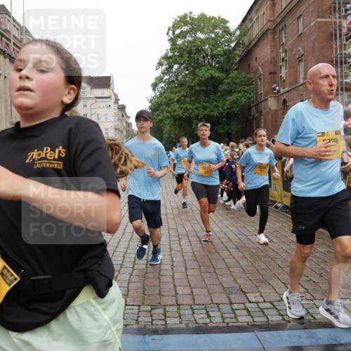 13.09.2026 - Kiel Lauf Yannick Fuchs http://msf.ph/oto/10424469 13.09.2026 09:45:58 Ziel 557, 1415, 1418, 2127, 3142, 3301, 4909, 4910, 5234, 5757, 5829, 7572, 7911, 7924, 8244, 8611, 8859, 9841, 10036, 10719, 12374, 12841, 1023, 1579, 2017, 2788, 2835, 3025, 3408, 3974, 4413, 4569, 5369, 5399, 5511, 6038, 7202, 7349, 7854, 8126, 8152, 9456, 10142, 10392, 10445, 10498, 11939, 12069, 12281, 442, 2482, 3052, 3954, 4918, 5855, 5955, 6732, 7015, 7308, 8125, 10117, 10203, 10685, 10898, 11076, 11078, 1503, 2017, 2282, 3408, 5103, 5369, 5399 meine-sportfotos.de