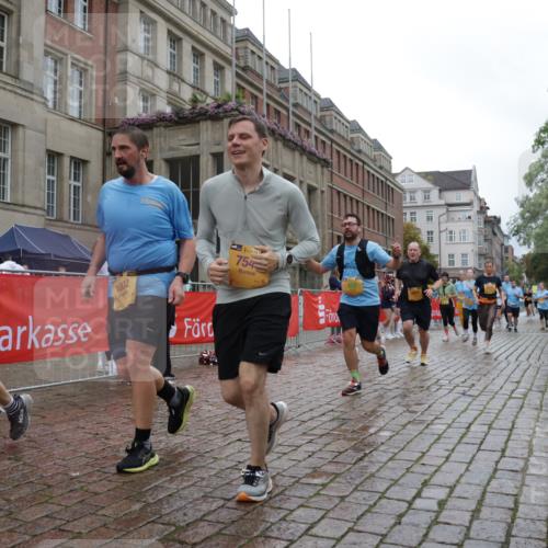 13.09.2026 - Kiel Lauf Yannick Fuchs http://msf.ph/oto/10424477 13.09.2026 11:00:21 Ziel 327, 893, 1036, 1518, 1896, 1897, 2150, 2151, 2187, 2490, 2558, 2915, 3121, 3793, 4239, 4787, 4905, 6431, 6770, 6897, 7091, 7438, 7997, 8481, 9408, 10346, 11182, 11220, 11471, 11835, 12214, 12457, 173, 469, 753, 964, 1002, 1078, 1562, 1728, 1895, 1948, 2287, 2382, 2490, 3063, 3775, 4437, 4509, 5261, 5627, 6295, 6520, 7398, 7438, 7543, 7945, 7954, 8120, 9140, 9271, 9299, 9690, 10420, 10996, 11007, 11377, 11415, 11503, 11607, 362, 1650, 1722, 1795, 2233, 2267, 4261, 10674 meine-sportfotos.de
