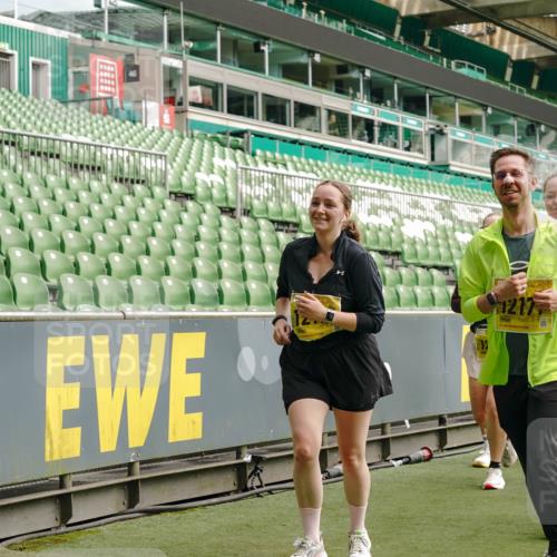 13.09.2026 - 21. swb-Marathon Bremen Michael Burmester http://msf.ph/oto/10424501 13.09.2026 10:47:12 Laufen im Stadion 10161, 10264, 10349, 10472, 10535, 10895, 10933, 10970, 11050, 11104, 11181, 11244, 11262, 11296, 11309, 11367, 11443, 11457, 11529, 11530, 11546, 11573, 11574, 11579, 11639, 11663, 11675, 11709, 11760, 11821, 12157, 12211, 12285, 12316, 12317, 12340, 12374, 12422, 12444, 12462, 10002, 10004, 10005, 10176, 10191, 10192, 10271, 10295, 10303, 10325, 10335, 10361, 10362, 10459, 10513, 10629, 10756, 10779, 10882, 10997, 10999, 11233, 11307, 11355 meine-sportfotos.de