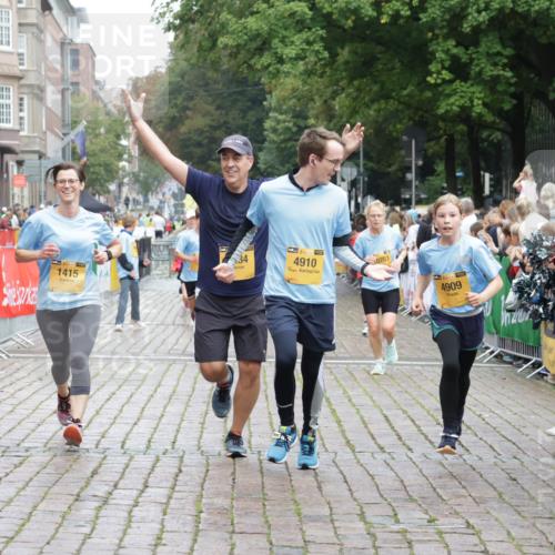 13.09.2026 - Kiel Lauf Yannick Fuchs http://msf.ph/oto/10424509 13.09.2026 09:46:01 Ziel 557, 1415, 1418, 2127, 2482, 3142, 3301, 4909, 4910, 4918, 5234, 5757, 5829, 7911, 7924, 8244, 8611, 8859, 10203, 10719, 12374, 12841, 557, 1023, 1579, 2788, 2835, 3025, 3974, 4413, 4569, 5511, 5757, 6038, 7202, 7349, 7572, 7854, 8126, 8152, 9841, 10036, 10142, 10392, 10445, 10498, 12069, 12281, 442, 3052, 3954, 5855, 5955, 6732, 7015, 7308, 8125, 10117, 10685, 10898, 11076, 11078, 11316, 12495, 1503, 2017, 2835, 3408, 5103, 5369, 5399 meine-sportfotos.de