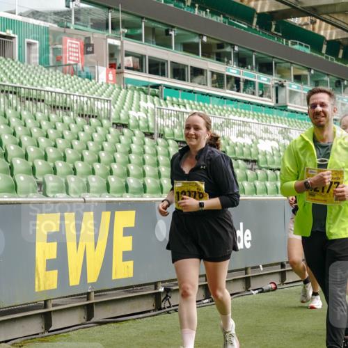 13.09.2026 - 21. swb-Marathon Bremen Michael Burmester http://msf.ph/oto/10424512 13.09.2026 10:47:12 Laufen im Stadion 10161, 10264, 10349, 10472, 10535, 10895, 10933, 10970, 11050, 11104, 11181, 11244, 11262, 11296, 11309, 11367, 11443, 11457, 11529, 11530, 11546, 11573, 11574, 11579, 11639, 11663, 11675, 11709, 11760, 11821, 12157, 12211, 12285, 12316, 12317, 12340, 12374, 12422, 12444, 12462, 10002, 10004, 10005, 10176, 10191, 10192, 10271, 10295, 10303, 10325, 10335, 10361, 10362, 10459, 10513, 10629, 10756, 10779, 10882, 10997, 10999, 11233, 11307, 11355 meine-sportfotos.de