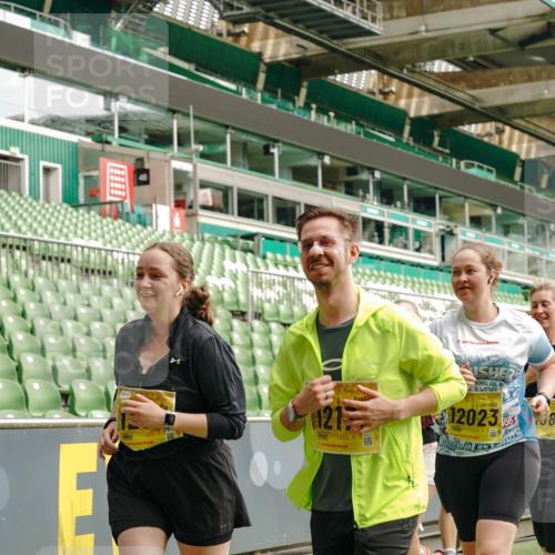13.09.2026 - 21. swb-Marathon Bremen Michael Burmester http://msf.ph/oto/10424526 13.09.2026 10:47:12 Laufen im Stadion 10161, 10264, 10349, 10472, 10535, 10895, 10933, 10970, 11050, 11104, 11181, 11244, 11262, 11296, 11309, 11367, 11443, 11457, 11529, 11530, 11546, 11573, 11574, 11579, 11639, 11663, 11675, 11709, 11760, 11821, 12157, 12211, 12285, 12316, 12317, 12340, 12374, 12422, 12444, 12462, 10002, 10004, 10005, 10176, 10191, 10192, 10271, 10295, 10303, 10325, 10335, 10361, 10362, 10459, 10513, 10629, 10756, 10779, 10882, 10997, 10999, 11233, 11307, 11355 meine-sportfotos.de
