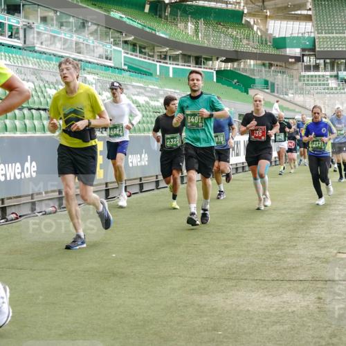 13.09.2026 - 21. swb-Marathon Bremen Michael Burmester http://msf.ph/oto/10424531 13.09.2026 13:01:05 Laufen im Stadion 135, 242, 260, 282, 318, 342, 440, 531, 651, 687, 930, 946, 1006, 1067, 1209, 1368, 1436, 1448, 1493, 1494, 1582, 1650, 1861, 1896, 1935, 1963, 2033, 2047, 2062, 2088, 2293, 2306, 2322, 2370, 2409, 2427, 2481, 2485, 2490, 2491, 2517, 2560, 2561, 2627, 2638, 2658, 2686, 2700, 2708, 2781, 2906, 2914, 2967, 3076, 3105, 3145, 3168, 3173, 3273, 3354, 3372, 3374, 3375, 3385, 3480, 3524, 3526, 3642, 3667, 3729, 3774, 3806, 3855, 3856, 3861, 3930 meine-sportfotos.de