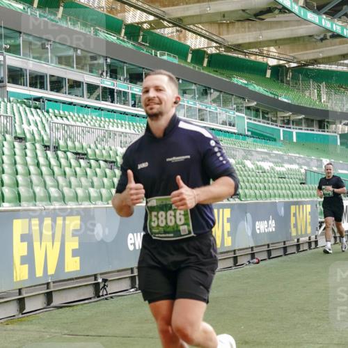 13.09.2026 - 21. swb-Marathon Bremen Michael Burmester http://msf.ph/oto/10424532 13.09.2026 13:24:00 Laufen im Stadion 137, 160, 182, 211, 324, 434, 533, 548, 609, 708, 721, 723, 739, 743, 752, 892, 1178, 1259, 1273, 1331, 1463, 1471, 1491, 1597, 1598, 1691, 1746, 1788, 1944, 2095, 2211, 2213, 2252, 2286, 2312, 2323, 2433, 2445, 2465, 2475, 2483, 2495, 2497, 2503, 2504, 2526, 2571, 2644, 2768, 2776, 2936, 2968, 3252, 3282, 3288, 3289, 3292, 3298, 3306, 3312, 3347, 3364, 3381, 3395, 3423, 3447, 3505, 3530, 3559, 3727, 3770, 3819, 4054, 4231, 4406, 4407, 4431, 4466, 4467, 4584 meine-sportfotos.de