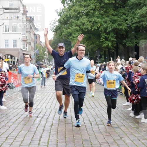 13.09.2026 - Kiel Lauf Yannick Fuchs http://msf.ph/oto/10424534 13.09.2026 09:46:02 Ziel 1415, 1418, 2127, 2482, 3142, 3301, 4909, 4910, 4918, 5234, 5829, 6732, 7911, 7924, 8244, 8611, 8859, 10203, 10685, 10719, 10898, 12374, 12841, 557, 1023, 1579, 2127, 2788, 2835, 3025, 3142, 3974, 4413, 4569, 5511, 5757, 6038, 7202, 7349, 7572, 7854, 8126, 9841, 10036, 10142, 10392, 10445, 12069, 12281, 12374, 181, 442, 3052, 3954, 5855, 5955, 6857, 7015, 7308, 8125, 10117, 10913, 11076, 11078, 11316, 12495, 12621, 1503, 2017, 2835, 3408, 5103, 5369, 5399 meine-sportfotos.de