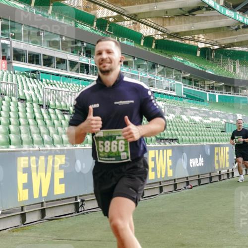 13.09.2026 - 21. swb-Marathon Bremen Michael Burmester http://msf.ph/oto/10424544 13.09.2026 13:24:00 Laufen im Stadion 137, 160, 182, 211, 324, 434, 533, 548, 609, 708, 721, 723, 739, 743, 752, 892, 1178, 1259, 1273, 1331, 1463, 1471, 1491, 1597, 1598, 1691, 1746, 1788, 1944, 2095, 2211, 2213, 2252, 2286, 2312, 2323, 2433, 2445, 2465, 2475, 2483, 2495, 2497, 2503, 2504, 2526, 2571, 2644, 2768, 2776, 2936, 2968, 3252, 3282, 3288, 3289, 3292, 3298, 3306, 3312, 3347, 3364, 3381, 3395, 3423, 3447, 3505, 3530, 3559, 3727, 3770, 3819, 4054, 4231, 4406, 4407, 4431, 4466, 4467, 4584 meine-sportfotos.de