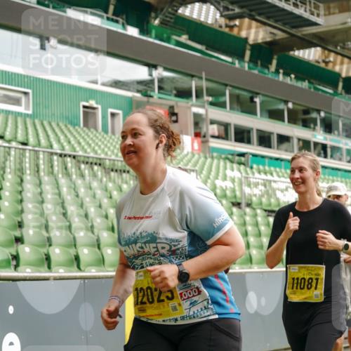 13.09.2026 - 21. swb-Marathon Bremen Michael Burmester http://msf.ph/oto/10424595 13.09.2026 10:47:14 Laufen im Stadion 10161, 10264, 10349, 10472, 10535, 10895, 10933, 10970, 11050, 11104, 11181, 11244, 11262, 11296, 11367, 11443, 11457, 11529, 11530, 11546, 11573, 11574, 11579, 11639, 11663, 11675, 11709, 11760, 11821, 12157, 12211, 12285, 12316, 12317, 12340, 12374, 12422, 12444, 12462, 10002, 10004, 10005, 10176, 10191, 10192, 10271, 10295, 10303, 10325, 10335, 10361, 10362, 10459, 10513, 10629, 10756, 10779, 10882, 10997, 10999, 11233, 11307, 11355 meine-sportfotos.de