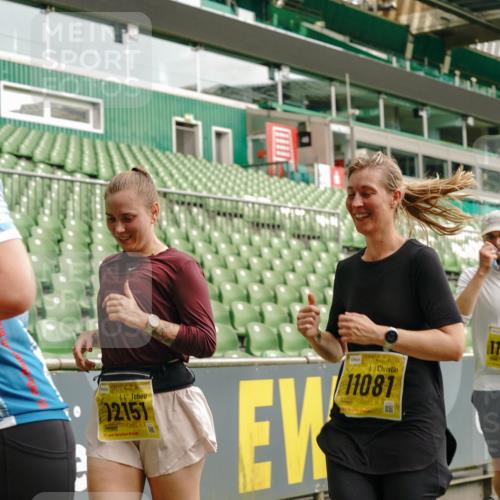 13.09.2026 - 21. swb-Marathon Bremen Michael Burmester http://msf.ph/oto/10424606 13.09.2026 10:47:14 Laufen im Stadion 10161, 10264, 10349, 10472, 10535, 10895, 10933, 10970, 11050, 11104, 11181, 11244, 11262, 11296, 11367, 11443, 11457, 11529, 11530, 11546, 11573, 11574, 11579, 11639, 11663, 11675, 11709, 11760, 11821, 12157, 12211, 12285, 12316, 12317, 12340, 12374, 12422, 12444, 12462, 10002, 10004, 10005, 10176, 10191, 10192, 10271, 10295, 10303, 10325, 10335, 10361, 10362, 10459, 10513, 10629, 10756, 10779, 10882, 10997, 10999, 11233, 11307, 11355 meine-sportfotos.de