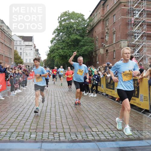 13.09.2026 - Kiel Lauf Yannick Fuchs http://msf.ph/oto/10424614 13.09.2026 09:46:07 Ziel 1415, 2482, 4909, 4910, 4918, 5234, 6732, 7015, 7924, 8125, 8611, 10203, 10685, 10898, 11076, 11078, 557, 1023, 1418, 1579, 2127, 2788, 3025, 3142, 3301, 3974, 4413, 4569, 5511, 5757, 5829, 6038, 7202, 7349, 7572, 7911, 7924, 8126, 8244, 8859, 9841, 10036, 10142, 10392, 10445, 10719, 12281, 12374, 12841, 167, 181, 442, 3052, 3361, 3954, 5855, 5955, 6857, 7308, 10117, 10913, 11316, 11859, 12495, 12621, 1023, 1579, 2017, 2835, 5369, 6038 meine-sportfotos.de