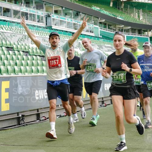 13.09.2026 - 21. swb-Marathon Bremen Michael Burmester http://msf.ph/oto/10424618 13.09.2026 13:24:04 Laufen im Stadion 137, 160, 182, 324, 434, 533, 548, 609, 708, 721, 723, 739, 743, 752, 892, 1178, 1273, 1331, 1463, 1471, 1491, 1597, 1598, 1691, 1746, 1788, 1944, 2095, 2211, 2213, 2252, 2267, 2286, 2312, 2323, 2433, 2445, 2465, 2475, 2483, 2495, 2497, 2503, 2526, 2554, 2571, 2644, 2768, 2776, 2936, 2968, 3252, 3282, 3288, 3289, 3292, 3298, 3306, 3312, 3347, 3364, 3381, 3395, 3423, 3447, 3505, 3530, 3559, 3727, 3770, 3819, 4054, 4231, 4406, 4407, 4466, 4467 meine-sportfotos.de