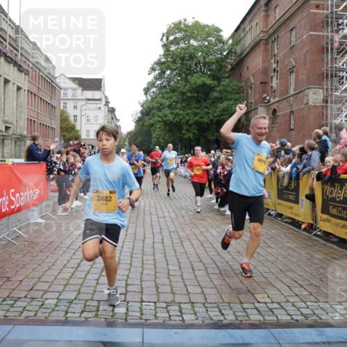 13.09.2026 - Kiel Lauf Yannick Fuchs http://msf.ph/oto/10424620 13.09.2026 09:46:07 Ziel 1415, 2482, 4909, 4910, 4918, 5234, 6732, 7015, 7924, 8125, 8611, 10203, 10685, 10898, 11076, 11078, 557, 1023, 1418, 1579, 2127, 2788, 3025, 3142, 3301, 3974, 4413, 4569, 5511, 5757, 5829, 6038, 7202, 7349, 7572, 7911, 7924, 8126, 8244, 8859, 9841, 10036, 10142, 10392, 10445, 10719, 12281, 12374, 12841, 167, 181, 442, 3052, 3361, 3954, 5855, 5955, 6857, 7308, 10117, 10913, 11316, 11859, 12495, 12621, 1023, 1579, 2017, 2835, 5369, 6038 meine-sportfotos.de