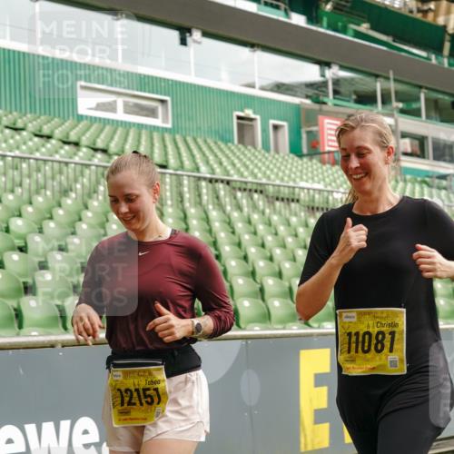 13.09.2026 - 21. swb-Marathon Bremen Michael Burmester http://msf.ph/oto/10424621 13.09.2026 10:47:15 Laufen im Stadion 10161, 10264, 10349, 10472, 10535, 10895, 10933, 10970, 11050, 11104, 11181, 11244, 11262, 11296, 11443, 11457, 11529, 11530, 11546, 11573, 11574, 11579, 11639, 11663, 11675, 11709, 11760, 11821, 12157, 12211, 12285, 12316, 12317, 12340, 12374, 12422, 12444, 12462, 10002, 10004, 10005, 10176, 10191, 10192, 10271, 10295, 10303, 10325, 10335, 10361, 10362, 10459, 10513, 10629, 10756, 10779, 10882, 10997, 10999, 11233, 11307, 11355 meine-sportfotos.de