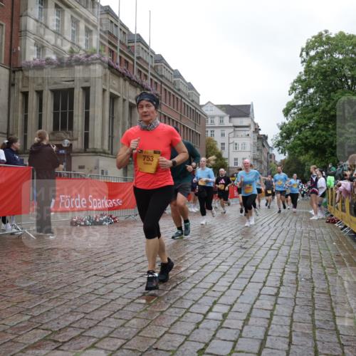 13.09.2026 - Kiel Lauf Yannick Fuchs http://msf.ph/oto/10424630 13.09.2026 11:00:37 Ziel 362, 1650, 1722, 1795, 2233, 2267, 4055, 4261, 4524, 4706, 4855, 5794, 5912, 7179, 7214, 8565, 8590, 8686, 9327, 10590, 10674, 11797, 12756, 12757, 12773, 173, 327, 753, 893, 1036, 1078, 1518, 1896, 1897, 2150, 2151, 2187, 2382, 2490, 2558, 2915, 3121, 3775, 3793, 4239, 4437, 4787, 4905, 6431, 6520, 6770, 6897, 7091, 7438, 7945, 7997, 8481, 9140, 9408, 9690, 10346, 10420, 10674, 10996, 11182, 11220, 11471, 11503, 11607, 11835, 12214, 12457, 190, 2038 meine-sportfotos.de