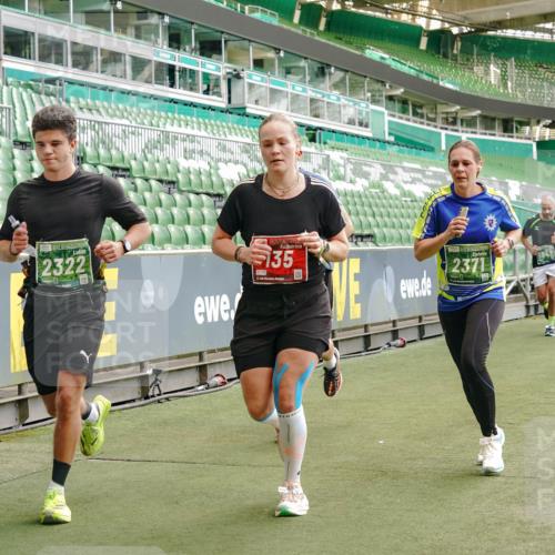 13.09.2026 - 21. swb-Marathon Bremen Michael Burmester http://msf.ph/oto/10424653 13.09.2026 13:01:08 Laufen im Stadion 135, 242, 260, 282, 318, 342, 440, 531, 651, 687, 930, 946, 1006, 1067, 1209, 1368, 1436, 1448, 1493, 1494, 1582, 1650, 1861, 1896, 1935, 1963, 2033, 2047, 2062, 2088, 2293, 2306, 2322, 2370, 2409, 2427, 2481, 2485, 2490, 2491, 2517, 2560, 2561, 2627, 2638, 2658, 2686, 2700, 2708, 2781, 2906, 2914, 2967, 3076, 3105, 3145, 3168, 3173, 3273, 3354, 3372, 3374, 3375, 3385, 3480, 3524, 3526, 3642, 3667, 3729, 3774, 3806, 3855, 3856, 3861, 3930 meine-sportfotos.de