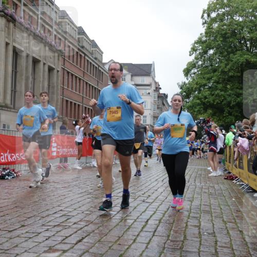 13.09.2026 - Kiel Lauf Yannick Fuchs http://msf.ph/oto/10424670 13.09.2026 11:00:42 Ziel 362, 1722, 1795, 2267, 4055, 4261, 4706, 4855, 5794, 5912, 7179, 7214, 7610, 8590, 8622, 8686, 10480, 10529, 10590, 10700, 11797, 12756, 12757, 12773, 173, 327, 893, 1036, 1078, 1518, 1650, 1896, 1897, 2150, 2151, 2187, 2233, 2382, 2490, 2558, 2915, 3121, 3793, 4239, 4261, 4524, 4787, 4905, 6431, 6520, 6770, 6897, 7091, 7438, 7945, 7997, 8481, 8565, 9327, 9408, 9690, 10346, 10420, 10674, 11182, 11220, 11471, 11503, 11607, 11835, 12214, 12457, 48, 190, 2038 meine-sportfotos.de