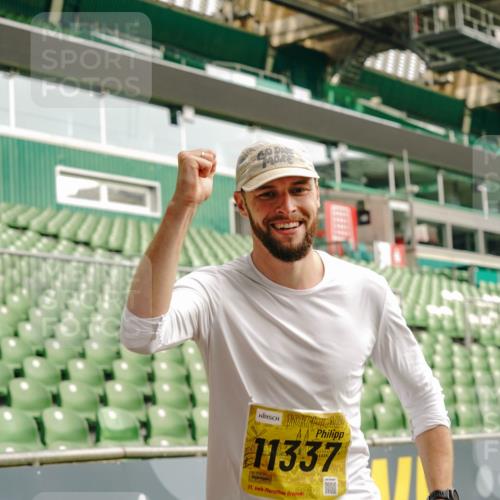 13.09.2026 - 21. swb-Marathon Bremen Michael Burmester http://msf.ph/oto/10424672 13.09.2026 10:47:16 Laufen im Stadion 10161, 10264, 10349, 10472, 10535, 10895, 10933, 10970, 11050, 11104, 11181, 11244, 11262, 11296, 11443, 11457, 11529, 11530, 11546, 11573, 11574, 11579, 11639, 11663, 11675, 11709, 11760, 11821, 12157, 12211, 12285, 12316, 12317, 12340, 12374, 12422, 12444, 12462, 10002, 10004, 10005, 10176, 10191, 10192, 10271, 10295, 10325, 10335, 10361, 10362, 10459, 10513, 10629, 10756, 10779, 10882, 10997, 10999, 11233, 11307, 11355 meine-sportfotos.de