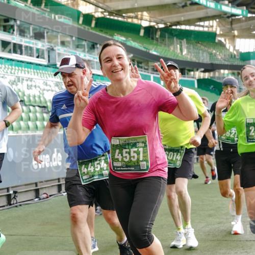 13.09.2026 - 21. swb-Marathon Bremen Michael Burmester http://msf.ph/oto/10424676 13.09.2026 13:24:06 Laufen im Stadion 137, 182, 294, 324, 434, 533, 548, 609, 708, 721, 723, 739, 743, 752, 892, 1178, 1273, 1331, 1463, 1471, 1491, 1515, 1597, 1598, 1691, 1746, 1788, 1944, 2095, 2211, 2213, 2252, 2267, 2286, 2312, 2323, 2433, 2445, 2465, 2475, 2483, 2495, 2497, 2503, 2526, 2554, 2571, 2644, 2768, 2776, 2936, 2968, 3252, 3282, 3288, 3289, 3292, 3298, 3306, 3312, 3347, 3364, 3381, 3395, 3423, 3447, 3505, 3530, 3559, 3727, 3770, 3819, 4054, 4231, 4406, 4407, 4466, 4467 meine-sportfotos.de