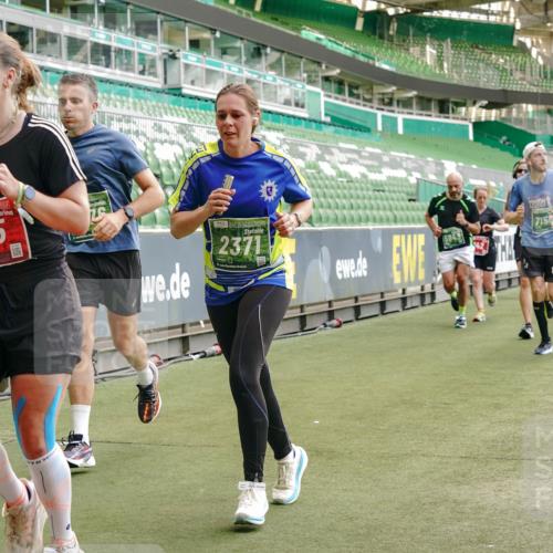 13.09.2026 - 21. swb-Marathon Bremen Michael Burmester http://msf.ph/oto/10424677 13.09.2026 13:01:09 Laufen im Stadion 135, 242, 260, 282, 318, 342, 440, 531, 651, 687, 930, 946, 1006, 1067, 1209, 1368, 1436, 1448, 1493, 1494, 1582, 1650, 1861, 1896, 1935, 1963, 2033, 2047, 2062, 2088, 2293, 2306, 2322, 2370, 2409, 2427, 2481, 2485, 2490, 2491, 2517, 2560, 2561, 2627, 2638, 2658, 2686, 2700, 2708, 2781, 2906, 2914, 2967, 3076, 3105, 3145, 3168, 3173, 3273, 3354, 3372, 3374, 3375, 3385, 3480, 3524, 3526, 3642, 3667, 3729, 3774, 3806, 3855, 3856, 3861, 3930 meine-sportfotos.de