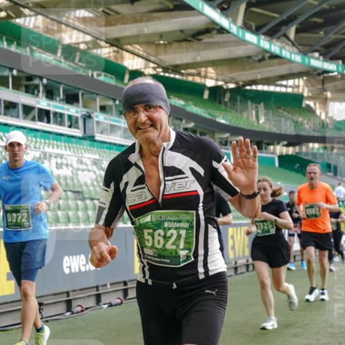 13.09.2026 - 21. swb-Marathon Bremen Michael Burmester http://msf.ph/oto/10424740 13.09.2026 13:24:08 Laufen im Stadion 137, 182, 294, 324, 434, 505, 533, 548, 609, 708, 721, 723, 739, 743, 752, 892, 1178, 1273, 1331, 1463, 1471, 1491, 1515, 1597, 1598, 1691, 1746, 1788, 1944, 2095, 2211, 2213, 2252, 2267, 2286, 2312, 2323, 2433, 2445, 2465, 2475, 2483, 2495, 2497, 2503, 2526, 2554, 2571, 2644, 2768, 2776, 2936, 2968, 3252, 3282, 3288, 3289, 3292, 3298, 3306, 3312, 3347, 3364, 3381, 3395, 3423, 3447, 3505, 3530, 3559, 3727, 3770, 3819, 4054, 4231, 4406, 4407, 4466, 4467 meine-sportfotos.de