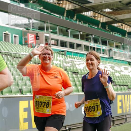 13.09.2026 - 21. swb-Marathon Bremen Michael Burmester http://msf.ph/oto/10424769 13.09.2026 10:47:21 Laufen im Stadion 10161, 10264, 10349, 10535, 10732, 10895, 10933, 10970, 11050, 11104, 11181, 11244, 11262, 11296, 11423, 11443, 11457, 11529, 11530, 11546, 11573, 11574, 11579, 11639, 11663, 11675, 11698, 11760, 12157, 12211, 12285, 12316, 12317, 12340, 12374, 12422, 12444, 12462, 12472, 10002, 10004, 10005, 10176, 10191, 10192, 10271, 10295, 10325, 10335, 10361, 10362, 10459, 10513, 10629, 10756, 10779, 10882, 10997, 10999, 11233, 11307, 11355 meine-sportfotos.de