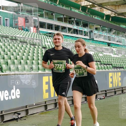 13.09.2026 - 21. swb-Marathon Bremen Michael Burmester http://msf.ph/oto/10424774 13.09.2026 13:24:10 Laufen im Stadion 137, 182, 294, 324, 434, 505, 533, 548, 609, 708, 721, 723, 739, 743, 752, 892, 1178, 1273, 1331, 1463, 1471, 1491, 1515, 1597, 1598, 1691, 1746, 1788, 1944, 2095, 2211, 2213, 2252, 2267, 2286, 2312, 2323, 2433, 2445, 2465, 2475, 2483, 2495, 2497, 2503, 2526, 2554, 2571, 2644, 2768, 2776, 2936, 2968, 3211, 3252, 3282, 3288, 3289, 3292, 3298, 3306, 3312, 3347, 3364, 3381, 3395, 3423, 3447, 3505, 3530, 3559, 3727, 3770, 3819, 4054, 4231, 4406, 4407, 4466, 4467 meine-sportfotos.de