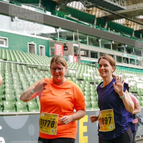13.09.2026 - 21. swb-Marathon Bremen Michael Burmester http://msf.ph/oto/10424783 13.09.2026 10:47:22 Laufen im Stadion 10161, 10264, 10292, 10349, 10535, 10732, 10895, 10925, 10933, 10970, 11050, 11104, 11181, 11244, 11262, 11296, 11423, 11443, 11457, 11529, 11530, 11546, 11573, 11574, 11579, 11639, 11663, 11675, 11698, 11760, 12157, 12211, 12285, 12316, 12317, 12340, 12374, 12422, 12444, 12462, 12472, 10002, 10004, 10005, 10176, 10191, 10192, 10271, 10295, 10325, 10335, 10361, 10362, 10459, 10513, 10629, 10756, 10779, 10882, 10997, 10999, 11233, 11307, 11355 meine-sportfotos.de