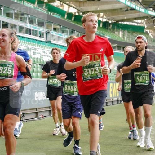 13.09.2026 - 21. swb-Marathon Bremen Michael Burmester http://msf.ph/oto/10424816 13.09.2026 13:01:16 Laufen im Stadion 135, 150, 242, 260, 282, 318, 342, 440, 531, 651, 687, 930, 946, 1006, 1067, 1209, 1368, 1436, 1448, 1493, 1494, 1582, 1650, 1861, 1896, 1935, 1963, 2033, 2047, 2062, 2088, 2293, 2306, 2322, 2370, 2409, 2427, 2485, 2490, 2491, 2517, 2560, 2561, 2627, 2638, 2658, 2686, 2700, 2708, 2781, 2906, 2914, 2967, 2987, 3076, 3105, 3145, 3168, 3173, 3273, 3294, 3334, 3354, 3372, 3374, 3375, 3385, 3392, 3480, 3524, 3526, 3527, 3642, 3667, 3729, 3774, 3806, 3855, 3856, 3861 meine-sportfotos.de
