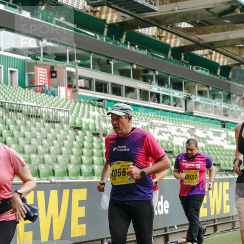 13.09.2026 - 21. swb-Marathon Bremen Michael Burmester http://msf.ph/oto/10424819 13.09.2026 10:47:23 Laufen im Stadion 10161, 10264, 10292, 10349, 10535, 10732, 10895, 10925, 10933, 10970, 11050, 11104, 11181, 11244, 11262, 11296, 11423, 11443, 11457, 11529, 11530, 11546, 11573, 11574, 11579, 11639, 11663, 11675, 11698, 11760, 12083, 12157, 12211, 12285, 12316, 12317, 12340, 12374, 12422, 12444, 12462, 12472, 10002, 10004, 10005, 10176, 10191, 10192, 10271, 10295, 10325, 10335, 10361, 10362, 10459, 10513, 10629, 10756, 10779, 10882, 10997, 10999, 11233, 11307, 11355 meine-sportfotos.de