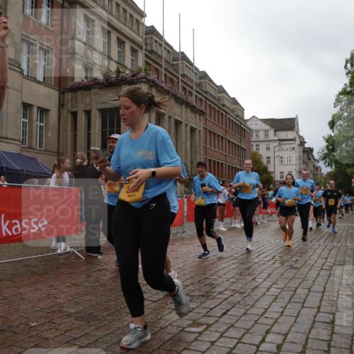 13.09.2026 - Kiel Lauf Yannick Fuchs http://msf.ph/oto/10424832 13.09.2026 11:01:05 Ziel 48, 1314, 1522, 2132, 2144, 2637, 2658, 4529, 4530, 6653, 7456, 7516, 9899, 9900, 10885, 12192, 190, 362, 1650, 1722, 1795, 2038, 2233, 2267, 2697, 3423, 3425, 4055, 4261, 4706, 4769, 4855, 4915, 5648, 5794, 5912, 6399, 6426, 6995, 6996, 7179, 7214, 7516, 7610, 8229, 8565, 8590, 8622, 8686, 9199, 9594, 10339, 10480, 10529, 10590, 10700, 11797, 11972, 12192, 12326, 12756, 539, 842, 1018, 1744, 5451, 7191, 362, 893, 4524, 4905, 9327 meine-sportfotos.de
