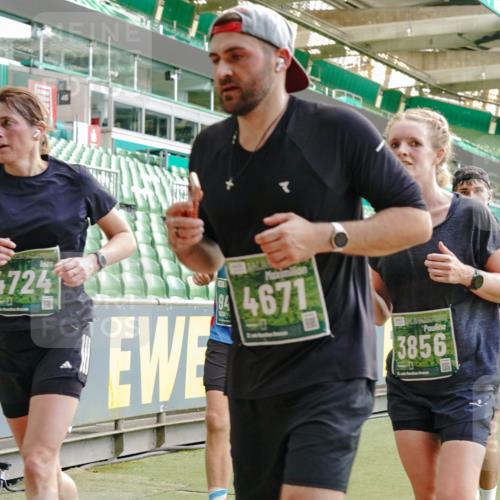 13.09.2026 - 21. swb-Marathon Bremen Michael Burmester http://msf.ph/oto/10424841 13.09.2026 13:01:17 Laufen im Stadion 135, 150, 242, 260, 282, 318, 342, 440, 531, 651, 687, 930, 946, 1006, 1067, 1163, 1209, 1368, 1436, 1448, 1493, 1494, 1582, 1650, 1861, 1896, 1935, 1963, 2033, 2047, 2062, 2088, 2293, 2306, 2322, 2370, 2409, 2427, 2485, 2490, 2491, 2560, 2561, 2627, 2638, 2658, 2686, 2700, 2708, 2781, 2906, 2914, 2967, 2987, 3044, 3076, 3105, 3145, 3168, 3173, 3273, 3294, 3334, 3354, 3372, 3374, 3375, 3385, 3392, 3480, 3524, 3526, 3527, 3642, 3667, 3729, 3774, 3806, 3855, 3856, 3861 meine-sportfotos.de