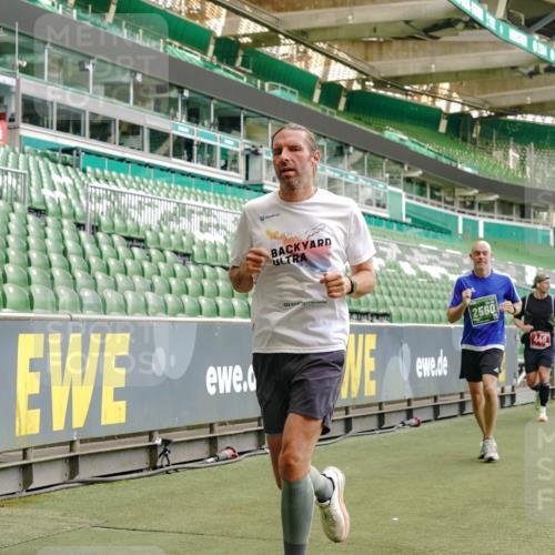 13.09.2026 - 21. swb-Marathon Bremen Michael Burmester http://msf.ph/oto/10424861 13.09.2026 13:01:19 Laufen im Stadion 135, 150, 242, 260, 282, 318, 342, 440, 531, 651, 687, 930, 946, 1006, 1067, 1163, 1368, 1436, 1448, 1493, 1494, 1582, 1650, 1861, 1896, 1935, 1963, 2033, 2047, 2062, 2293, 2306, 2322, 2370, 2409, 2427, 2485, 2490, 2491, 2560, 2561, 2627, 2638, 2658, 2686, 2700, 2708, 2781, 2906, 2914, 2967, 2987, 3044, 3076, 3105, 3145, 3168, 3173, 3187, 3248, 3273, 3294, 3334, 3354, 3372, 3374, 3375, 3385, 3392, 3480, 3524, 3526, 3527, 3642, 3667, 3729, 3774, 3806, 3855, 3856 meine-sportfotos.de