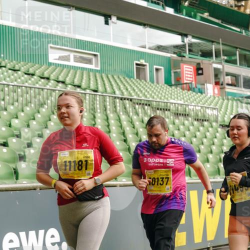 13.09.2026 - 21. swb-Marathon Bremen Michael Burmester http://msf.ph/oto/10424864 13.09.2026 10:47:26 Laufen im Stadion 10161, 10264, 10292, 10349, 10535, 10732, 10895, 10925, 10933, 10970, 11050, 11104, 11244, 11262, 11296, 11423, 11443, 11457, 11529, 11530, 11546, 11573, 11574, 11579, 11639, 11663, 11675, 11698, 11760, 12083, 12157, 12211, 12285, 12316, 12317, 12340, 12374, 12422, 12444, 12462, 12472, 10002, 10004, 10005, 10176, 10191, 10192, 10271, 10295, 10325, 10335, 10361, 10362, 10459, 10513, 10629, 10679, 10713, 10756, 10779, 10882, 10997, 10999, 11233, 11307, 11355 meine-sportfotos.de