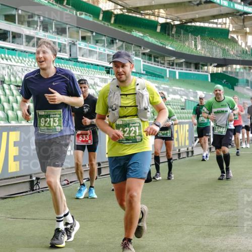 13.09.2026 - 21. swb-Marathon Bremen Michael Burmester http://msf.ph/oto/10424869 13.09.2026 13:24:14 Laufen im Stadion 137, 182, 213, 294, 324, 434, 505, 533, 548, 609, 708, 721, 723, 739, 743, 752, 892, 1178, 1273, 1331, 1463, 1471, 1491, 1515, 1597, 1598, 1746, 1788, 1944, 2095, 2211, 2213, 2252, 2267, 2286, 2312, 2323, 2433, 2445, 2465, 2475, 2483, 2495, 2497, 2503, 2526, 2554, 2571, 2644, 2768, 2776, 2936, 2968, 3211, 3252, 3282, 3288, 3289, 3292, 3298, 3306, 3312, 3347, 3364, 3381, 3395, 3423, 3447, 3505, 3559, 3727, 3770, 3819, 4054, 4231, 4466, 4467 meine-sportfotos.de