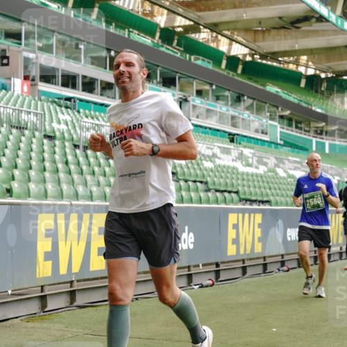 13.09.2026 - 21. swb-Marathon Bremen Michael Burmester http://msf.ph/oto/10424880 13.09.2026 13:01:19 Laufen im Stadion 135, 150, 242, 260, 282, 318, 342, 440, 531, 651, 687, 930, 946, 1006, 1067, 1163, 1368, 1436, 1448, 1493, 1494, 1582, 1650, 1861, 1896, 1935, 1963, 2033, 2047, 2062, 2293, 2306, 2322, 2370, 2409, 2427, 2485, 2490, 2491, 2560, 2561, 2627, 2638, 2658, 2686, 2700, 2708, 2781, 2906, 2914, 2967, 2987, 3044, 3076, 3105, 3145, 3168, 3173, 3187, 3248, 3273, 3294, 3334, 3354, 3372, 3374, 3375, 3385, 3392, 3480, 3524, 3526, 3527, 3642, 3667, 3729, 3774, 3806, 3855, 3856 meine-sportfotos.de