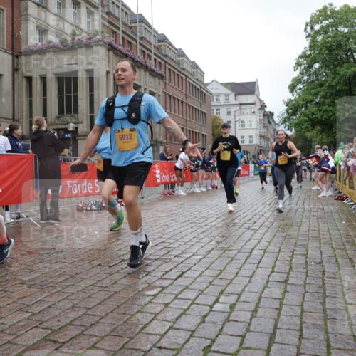 13.09.2026 - Kiel Lauf Yannick Fuchs http://msf.ph/oto/10424907 13.09.2026 11:01:13 Ziel 539, 823, 842, 1448, 1522, 1744, 2132, 2637, 3340, 4788, 5052, 5552, 6300, 6522, 6653, 7651, 8469, 8596, 11216, 11217, 11581, 11805, 11857, 12010, 12151, 48, 190, 1314, 1795, 2038, 2144, 2658, 2697, 3423, 3425, 4055, 4529, 4530, 4769, 4855, 4915, 5648, 5794, 5912, 6399, 6426, 6995, 6996, 7214, 7456, 7516, 7610, 8229, 8590, 8622, 9199, 9594, 9899, 9900, 10339, 10480, 10529, 10700, 10885, 11972, 12192, 12326, 955, 1018, 3626, 3662, 5451, 7191, 8307, 362 meine-sportfotos.de