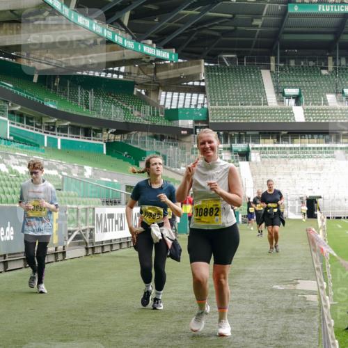 13.09.2026 - 21. swb-Marathon Bremen Michael Burmester http://msf.ph/oto/10424914 13.09.2026 10:47:29 Laufen im Stadion 10161, 10264, 10292, 10349, 10440, 10535, 10732, 10789, 10895, 10925, 10933, 10970, 11050, 11104, 11262, 11296, 11423, 11443, 11457, 11529, 11530, 11546, 11573, 11574, 11579, 11639, 11663, 11675, 11698, 11760, 12083, 12157, 12211, 12285, 12316, 12317, 12340, 12422, 12444, 12462, 12472, 12561, 10002, 10004, 10005, 10176, 10191, 10192, 10271, 10295, 10325, 10335, 10459, 10513, 10629, 10679, 10713, 10756, 10779, 10882, 10997, 10999, 11081, 11233, 11307, 11355 meine-sportfotos.de